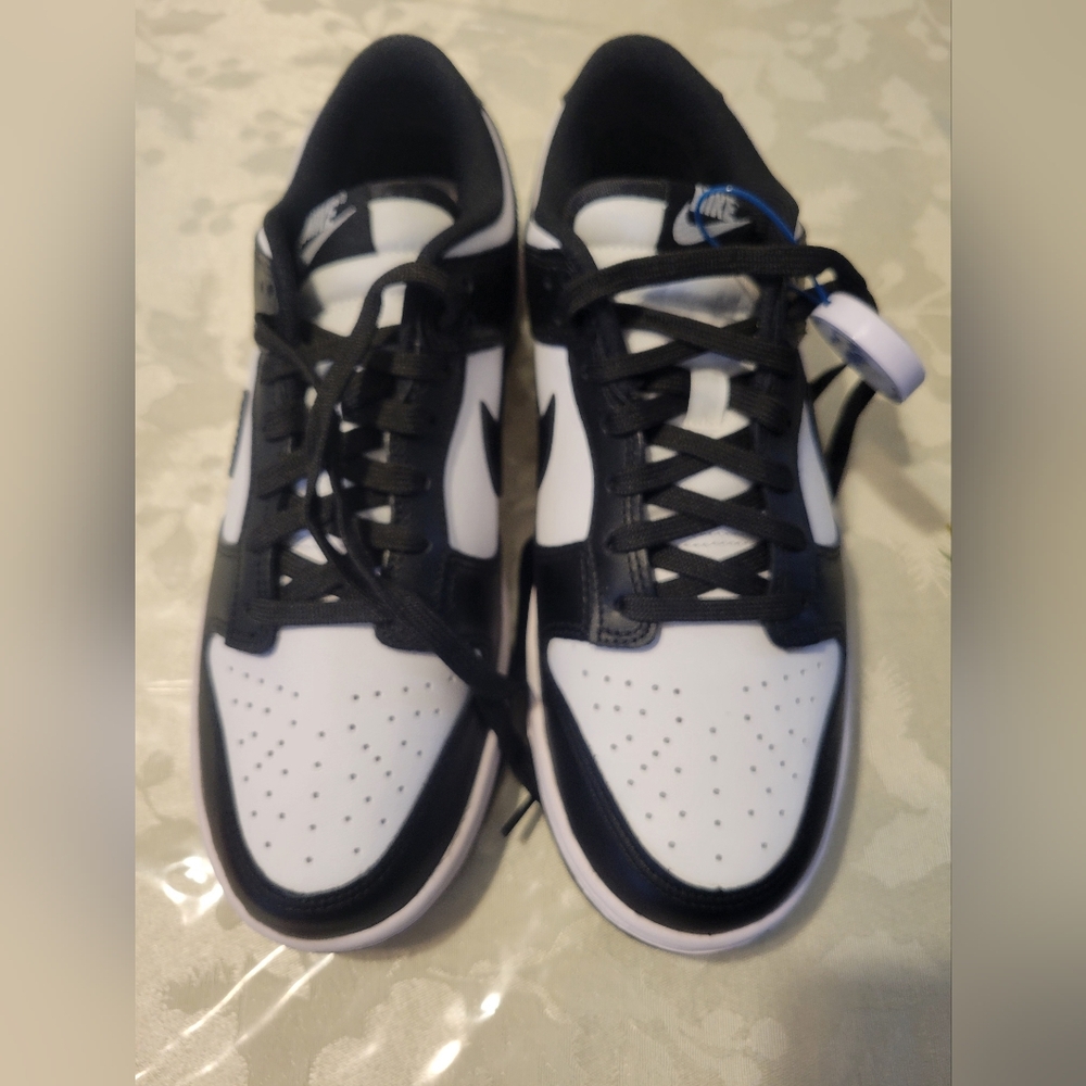 Nike Women's Dunk Low Shoes PANDA Black White New Size 9.5 - Picture 8 of 9